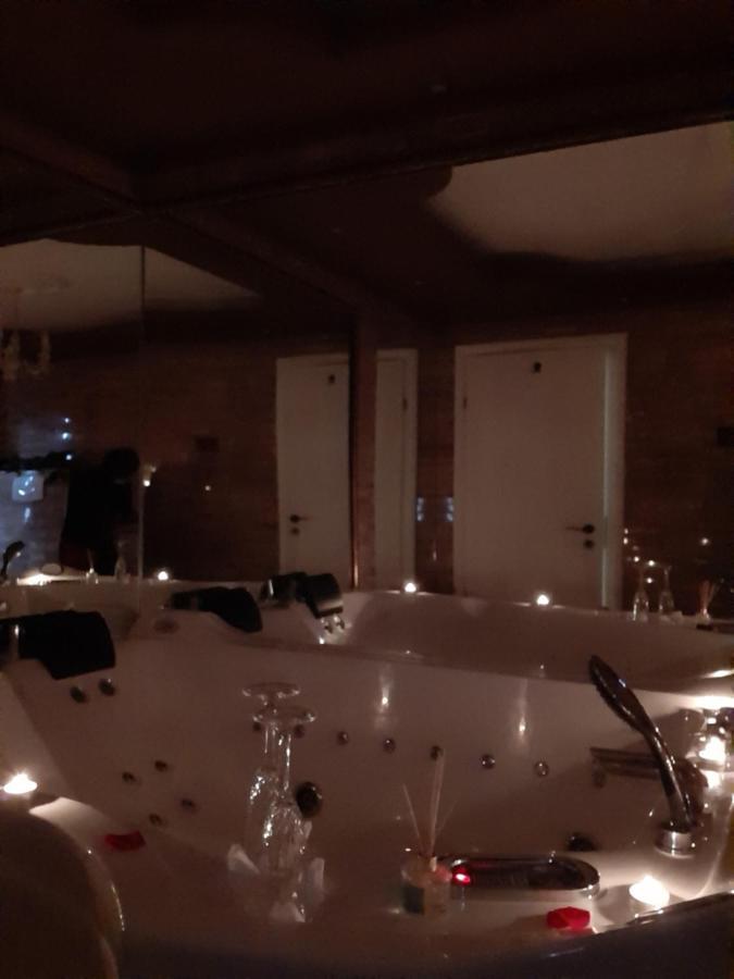 Casa Maria Roses Hotel Risnov Bagian luar foto