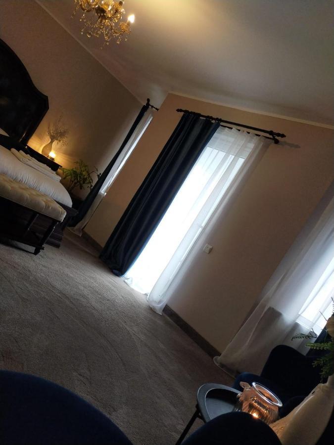 Casa Maria Roses Hotel Risnov Bagian luar foto