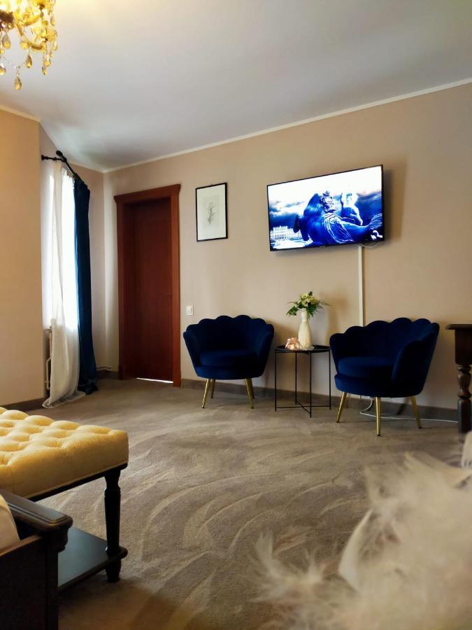 Casa Maria Roses Hotel Risnov Bagian luar foto